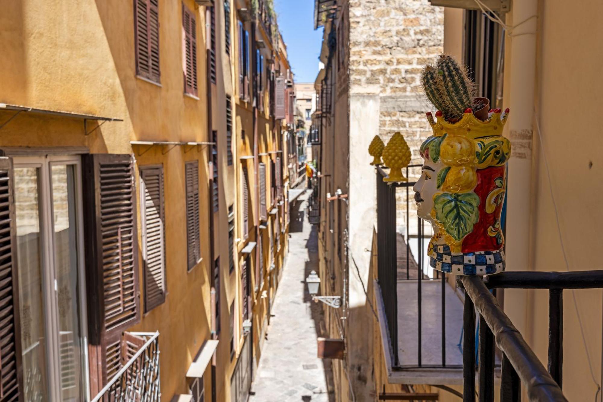 Agata E Rosalia 2 Bedroom Flat At The Quattro Canti Palermo Exterior foto
